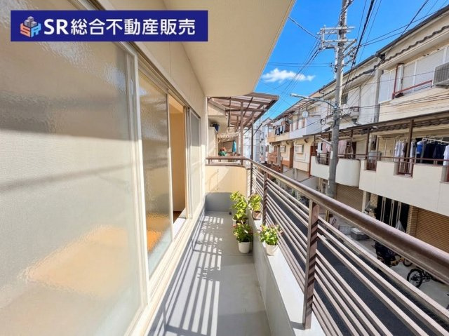 御厨東2丁目中古戸建のバルコニー|2階バルコニーです。陽当たり・通風良好です
