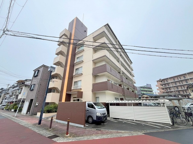 西大道ハイツの外観