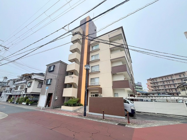 西大道ハイツの外観
