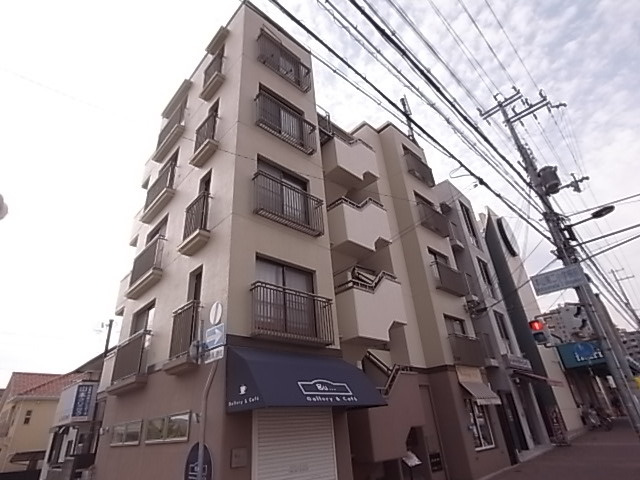 ドエル岡本の外観