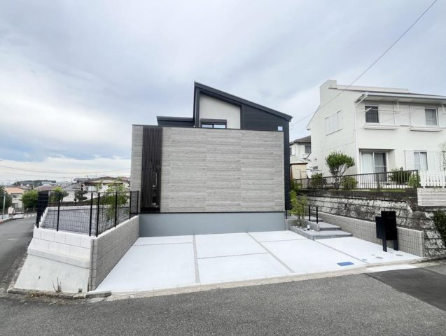 横浜市栄区庄戸３丁目 新築戸建て【仲介手数料無料】カースペース3台