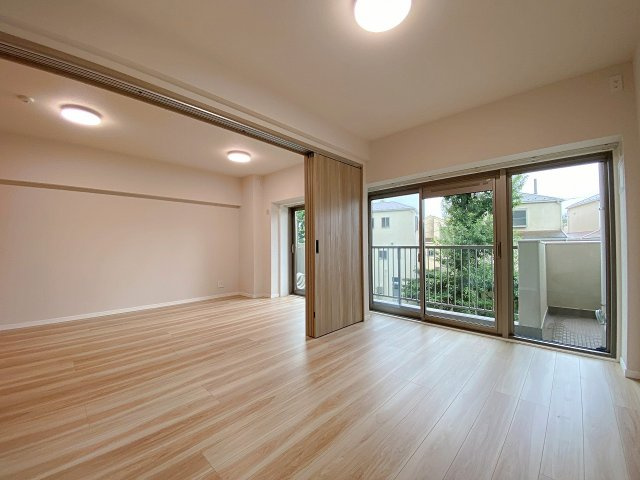 クレール和光の洋室|間取り図左下に位置する洋室5.8帖のお部屋です。独立性の高い空間となっており、趣味の部屋や作業スペースなど多様なライフスタイルに対応可能です。快適にお過ごしいただけるゆとりある設計です。