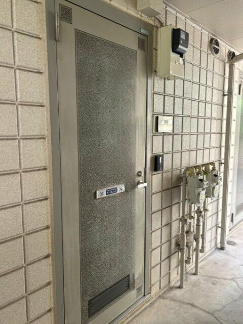 メゾンスズエンのエントランス