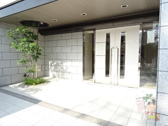 アルファスマート野田のエントランス
