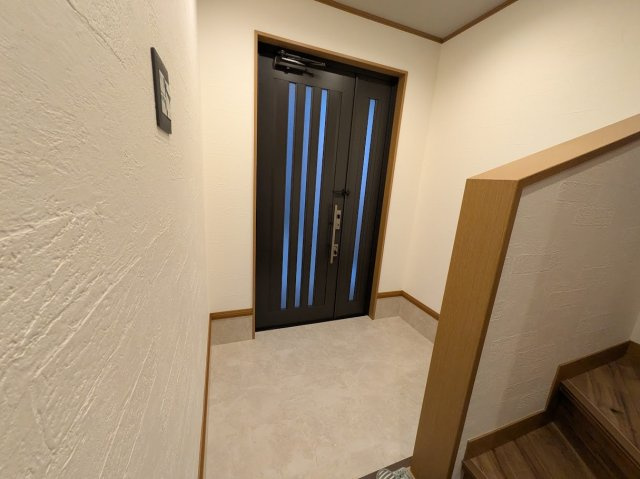 大阪市都島区高倉町２丁目戸建の玄関