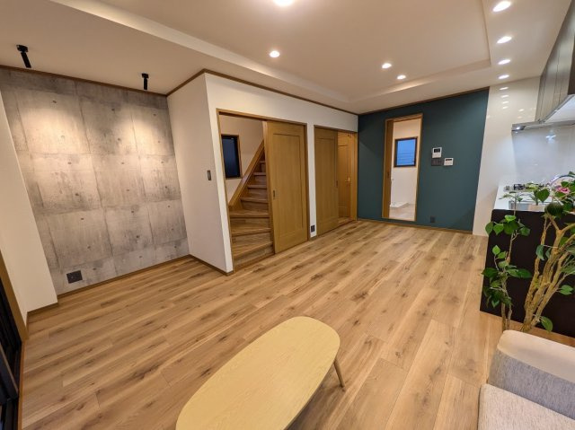 大阪市都島区高倉町２丁目戸建の居間・リビング