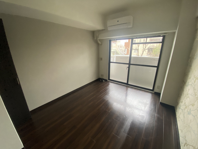 芦屋市茶屋之町の賃貸マンションの居間・リビング