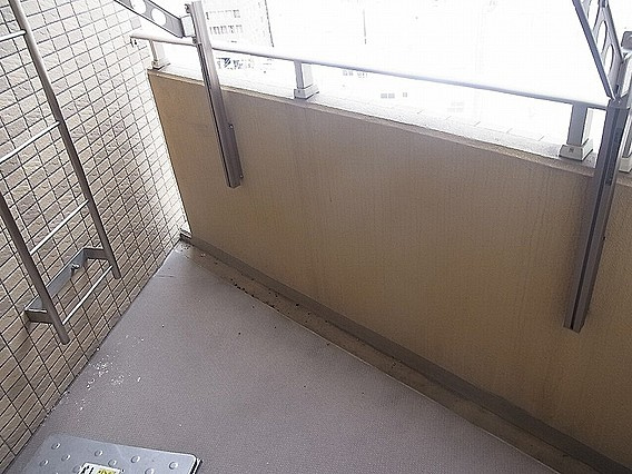 プレサンス神戸駅前グランツのバルコニー