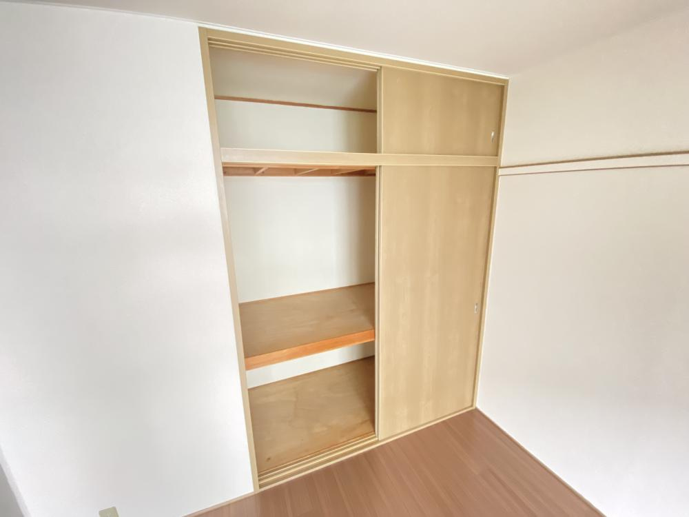 芦屋市春日町の賃貸マンションの収納