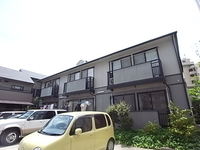芦屋市春日町の賃貸マンションの外観