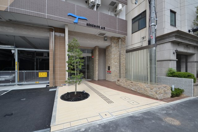 神戸市中央区御幸通４丁目の賃貸マンションのエントランス