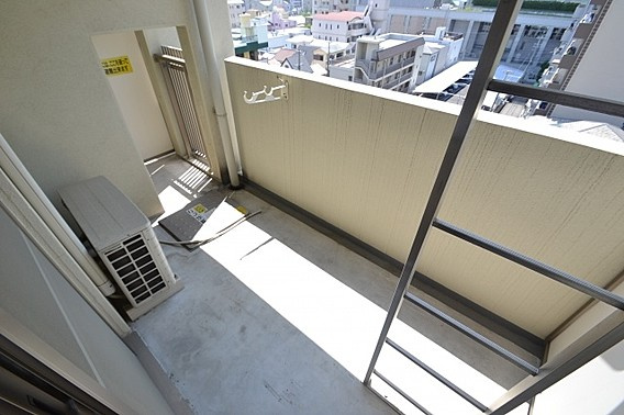 神戸市中央区熊内町５丁目の賃貸マンションのバルコニー