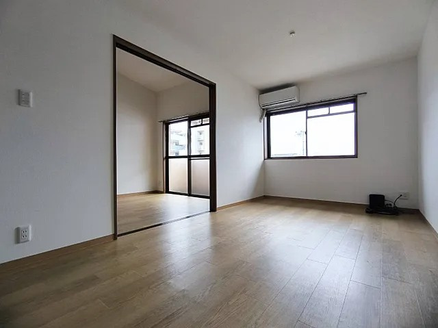 神戸市東灘区住吉宮町６丁目の賃貸マンションの居間・リビング