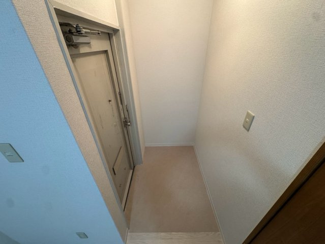 福興ビルの玄関