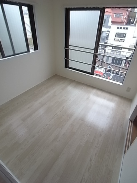 神戸市東灘区西岡本１丁目の賃貸マンションの居間・リビング