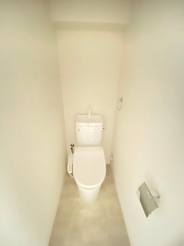 芦屋市宮塚町の賃貸マンションのトイレ
