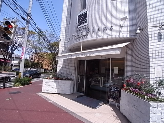 芦屋市宮塚町の賃貸マンションのエントランス
