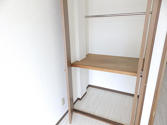 神戸市灘区新在家南町５丁目の賃貸マンションの収納