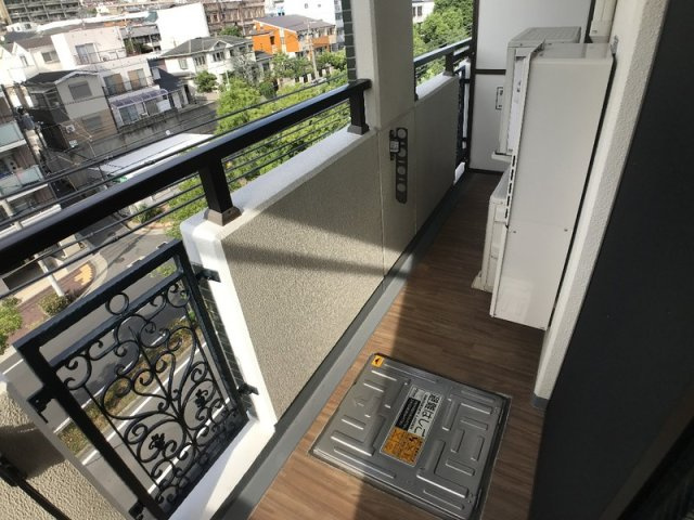 神戸市中央区坂口通５丁目の賃貸マンションのバルコニー