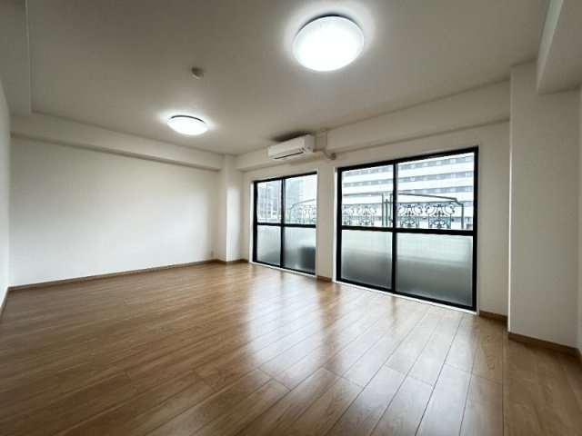 神戸市中央区多聞通４丁目の賃貸マンションの居間・リビング