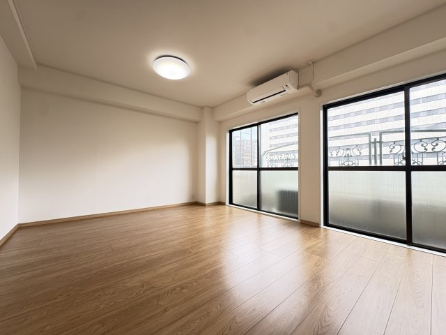 神戸市中央区多聞通４丁目の賃貸マンションの居間・リビング
