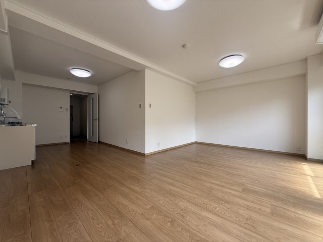 神戸市中央区多聞通４丁目の賃貸マンションの居間・リビング