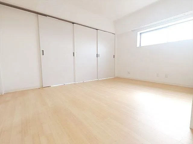神戸市東灘区甲南町４丁目の賃貸マンションの居間・リビング