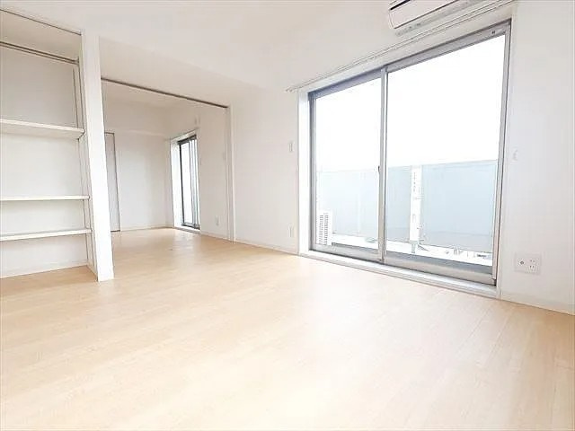 神戸市東灘区甲南町４丁目の賃貸マンションの居間・リビング