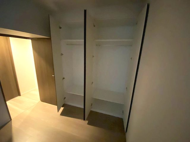 神戸市中央区海岸通１丁目の賃貸マンションの収納