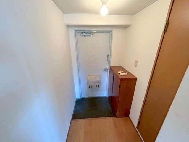 メゾン豊新の玄関