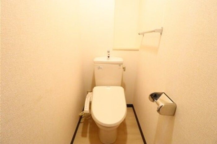 カーサヴィオレッタ　Aのトイレ|トイレです