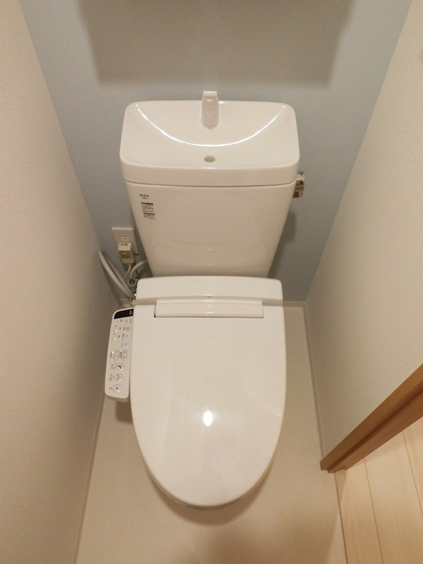 新品家具付きマンション小豆沢2（KaGood東京）のトイレ