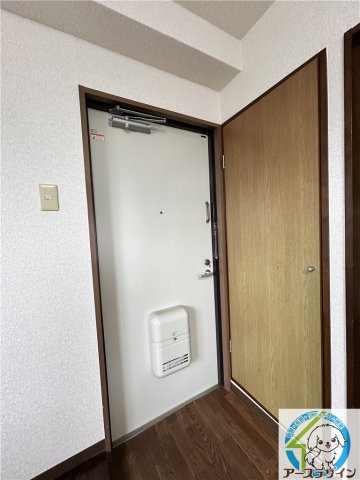 シャトル大久保の玄関