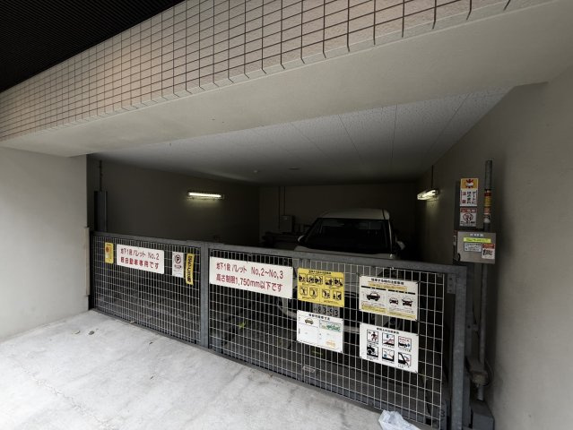 レオンコンフォート神戸西の駐車場
