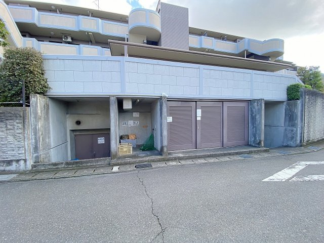 新松戸リリエンハイムのその他共用部分|ゴミ捨て場