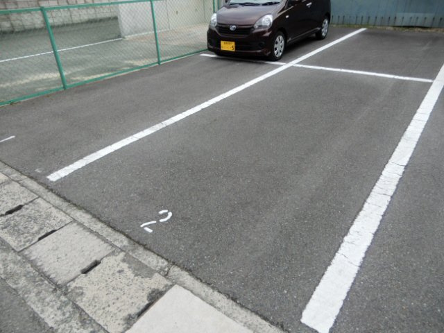 東新町ＢＬＤⅢの駐車場