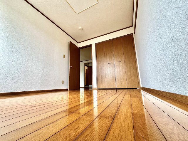 ラベンダーの洋室