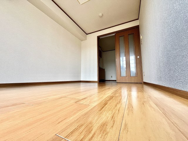 ラベンダーの洋室