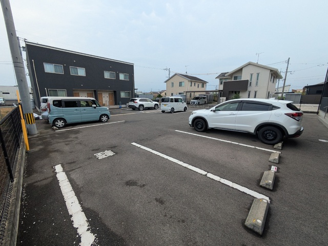 カイアンＢの駐車場|駐車スペースもあります☆