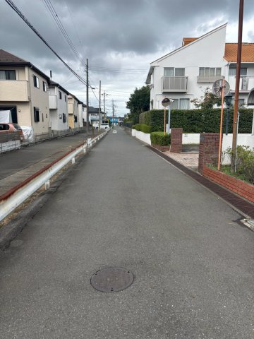 流山市　戸建ての前面道路含む現地写真