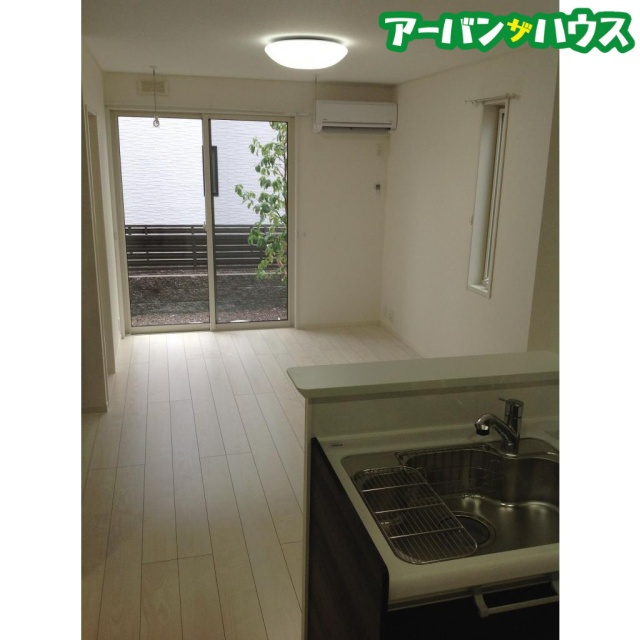Ｓｏｕｔｈ　Ｗｉｎｇの居間・リビング