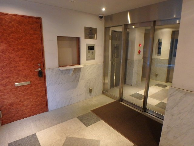 アーバイル文京本駒込のエントランス