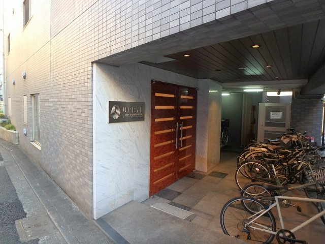 アーバイル文京本駒込のエントランス