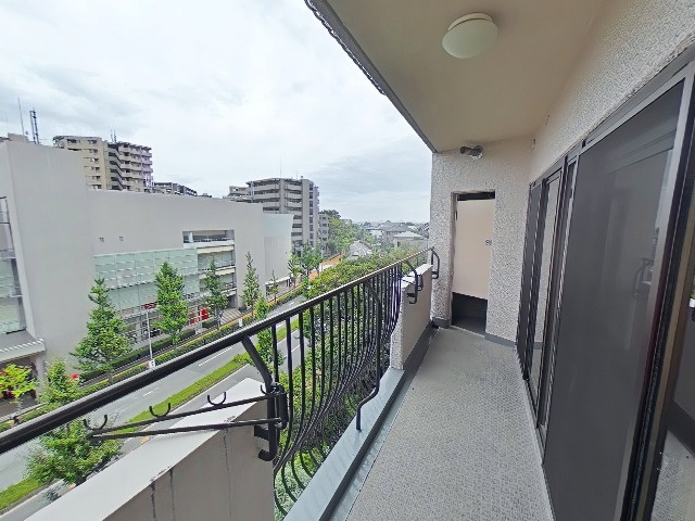 桃山台グランドマンションD弐棟のバルコニー