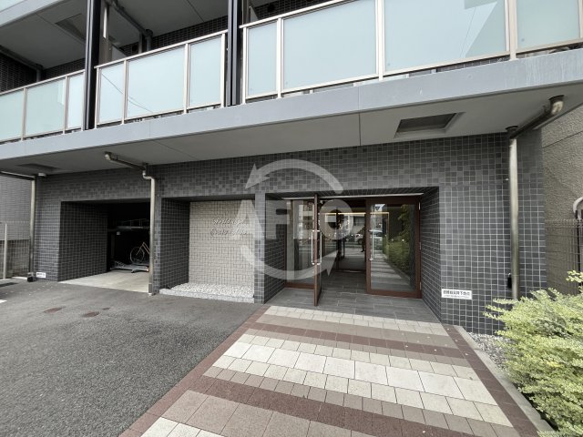 ワールドアイ江坂アルバのエントランス|ワールドアイ江坂アルバ　エントランス