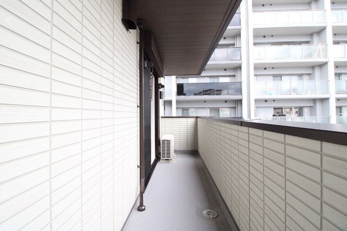 D-ROOM板付のバルコニー