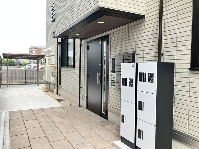 D-ROOM板付のエントランス