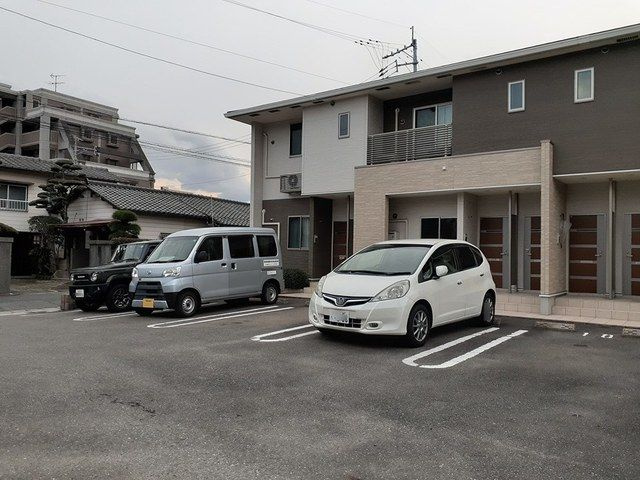 ガーデンハイツの駐車場