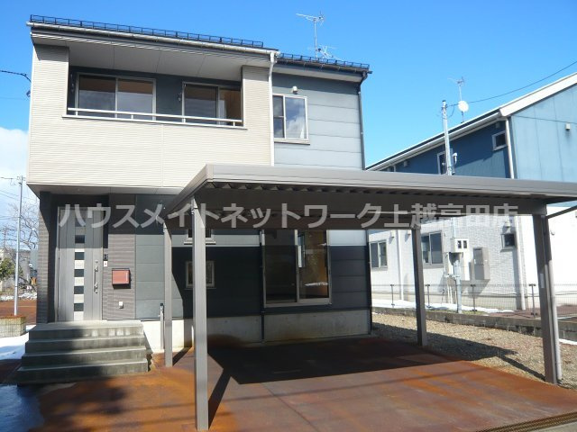 新町タウンハウスの外観