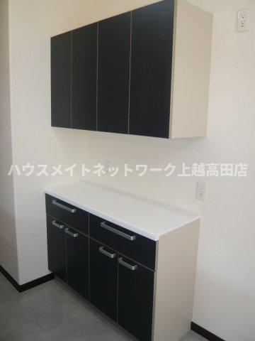 新町タウンハウスの収納|食器棚